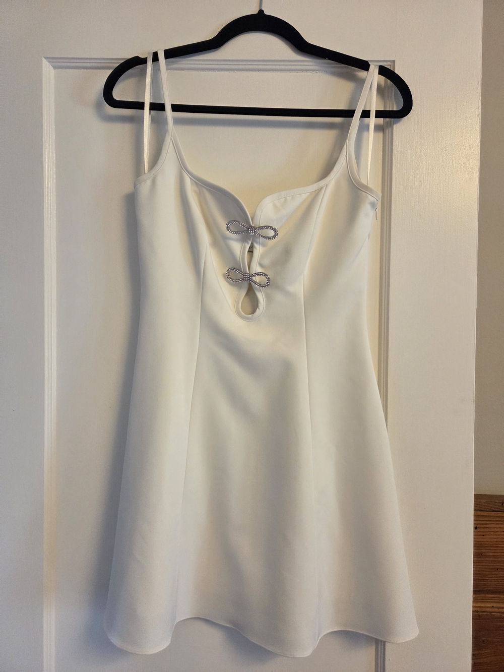 Gianni Bini White Rhinestone Bow Mini Dress Sz 2